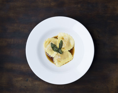 Ravioli gevuld met wild en salie